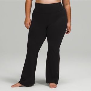 Groove super high rise flared pant nulu gently worn size 6!!